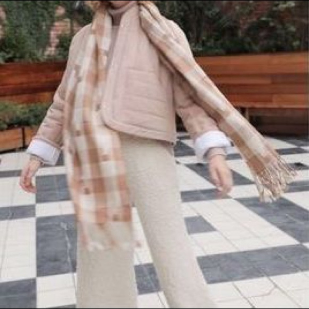 Kordal Studio NYC Quilted Puffer Cropped Jacket - Picture 5 of 12